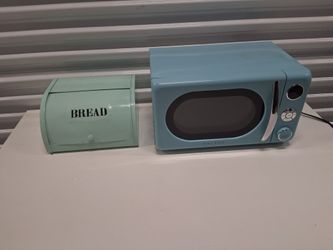 MICROWAVE BREAD CONTAINER