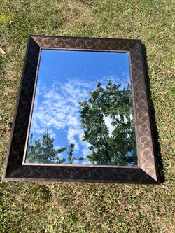 Vintage Ornate Framed Wall Mirror - 34" x 28" (Beveled Glass)