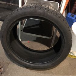 245/40/19 Tire