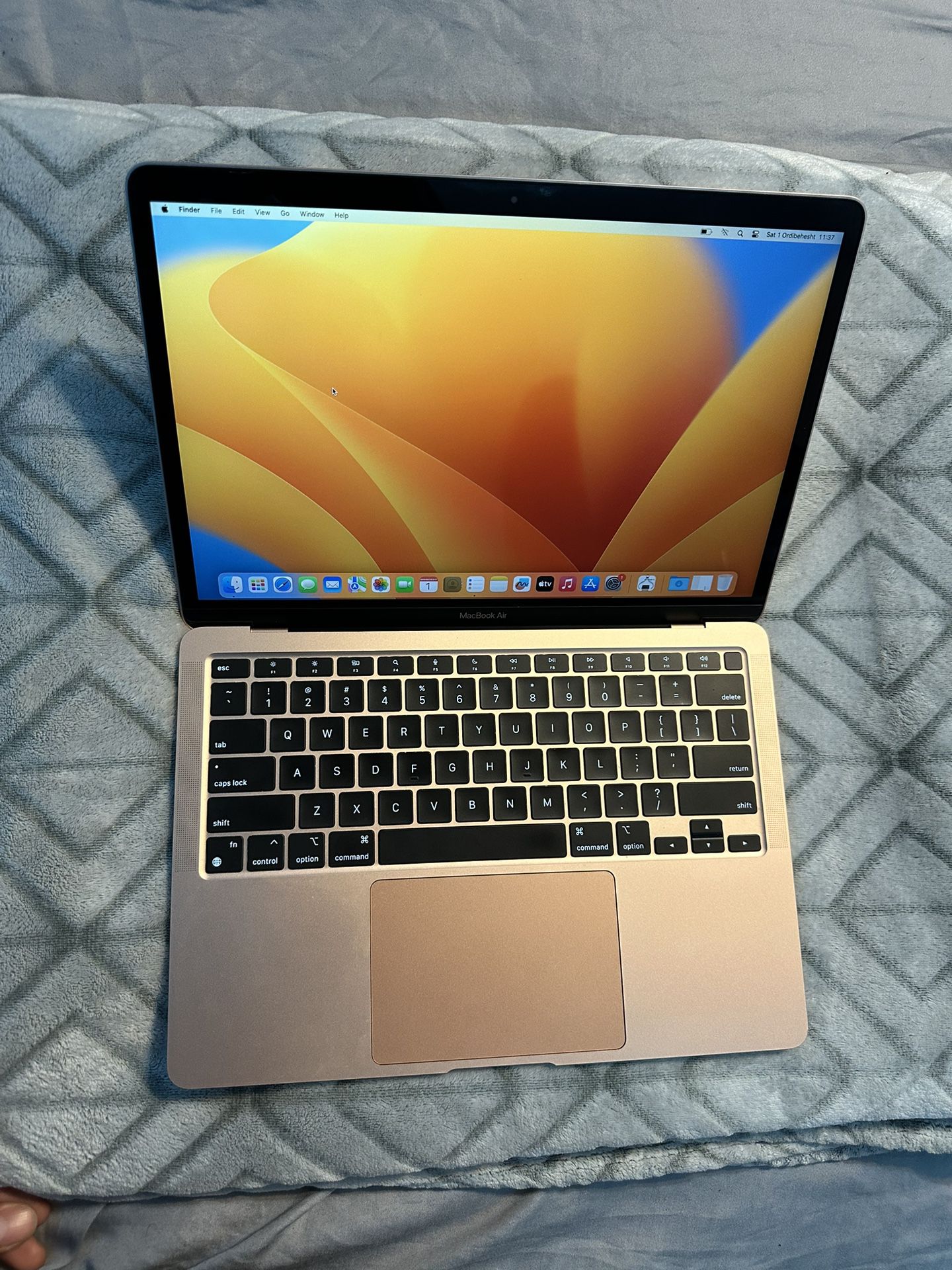 2020 MacBook Air 13’ 256GB