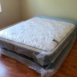 NEW QUEEN-SIZE PILLOW TOP MATTRESS AND BOX SPRING