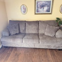Sofa/loveseat