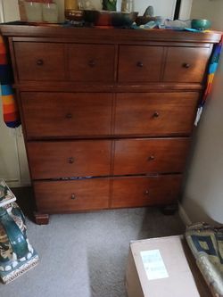 DRESSER
