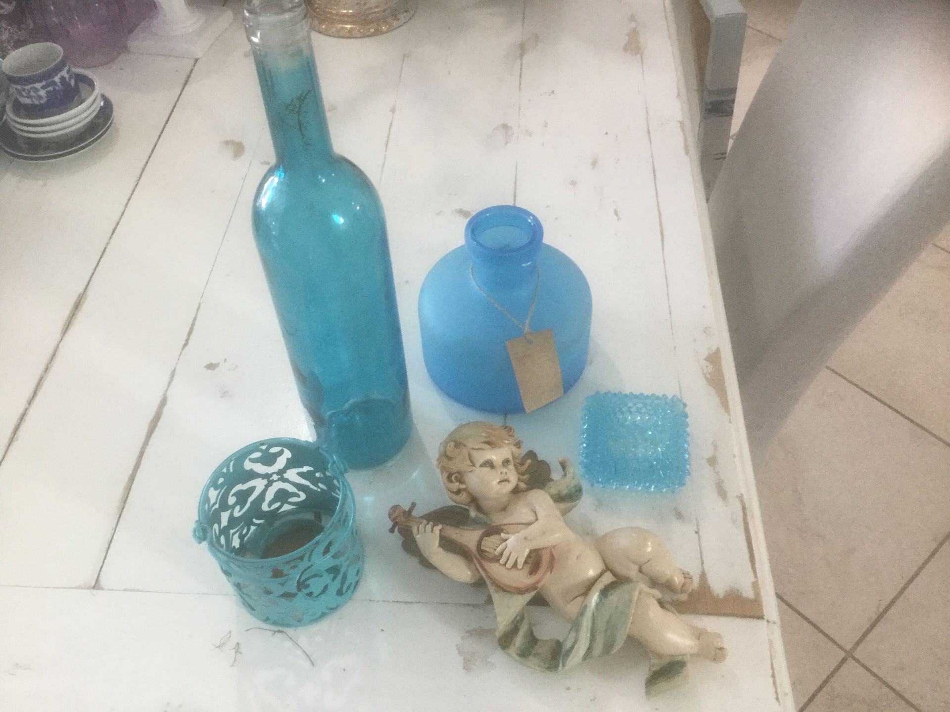 Miscellaneous decorative pieces