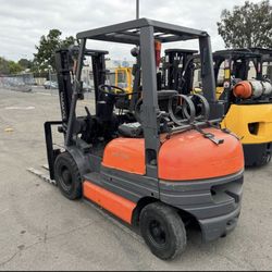 Forklift Toyota 5000 Lb