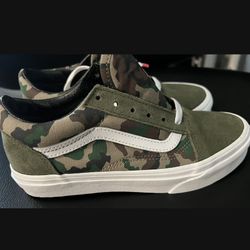 Vans Boys Size 2.5 