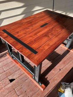 Beautiful Farm style indoor/outdoor table