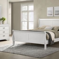 WHITE FULL Size bedroom set includes full bed, dresser, mirror and nightstand. 