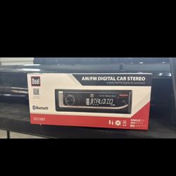 AM/FM DIGITAL CAR STEREO