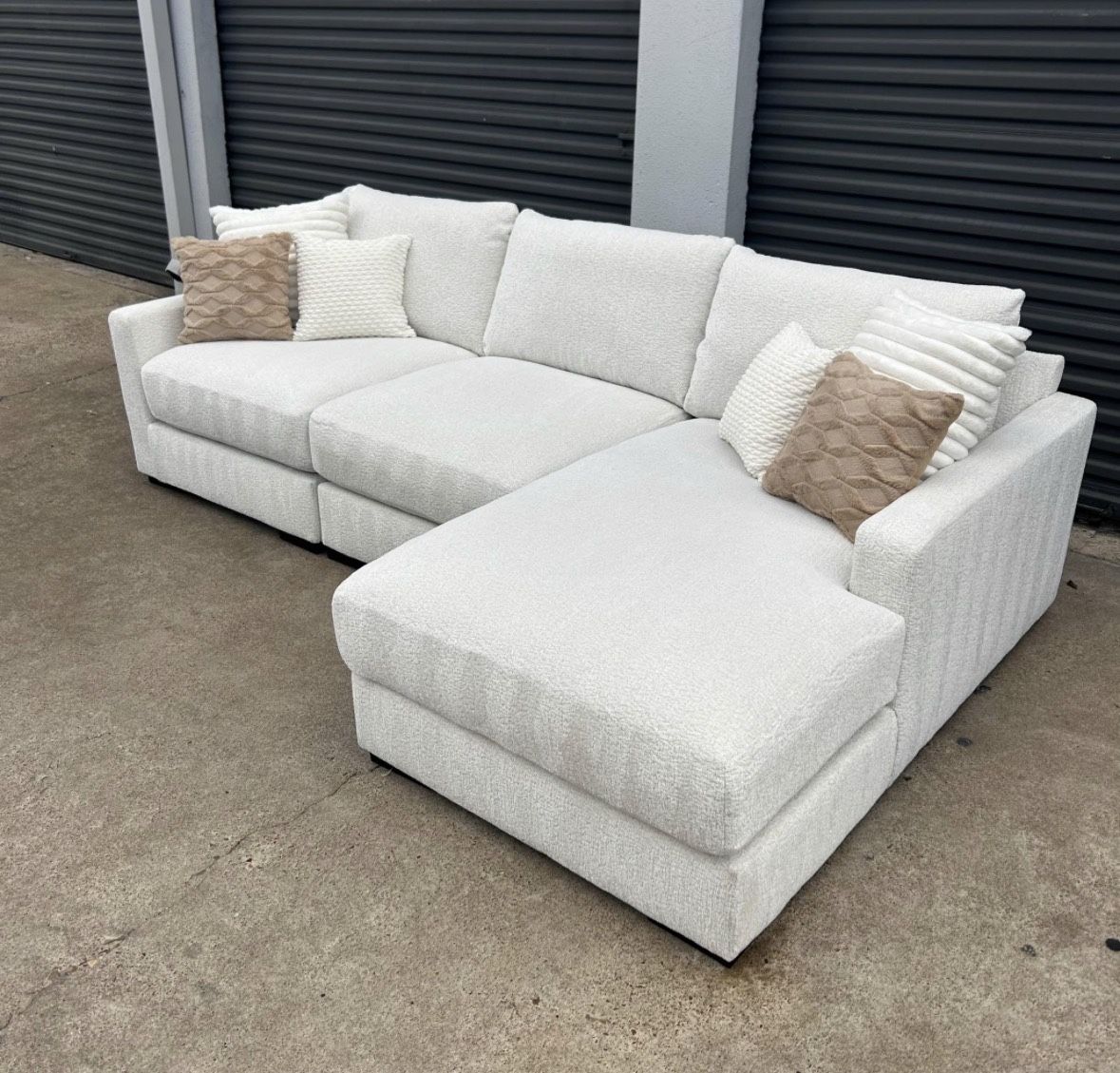 Ashley Furniture 3pc. "Elissa Court" Sectional Sofa w/ Right Chaise (Excellent Condition)