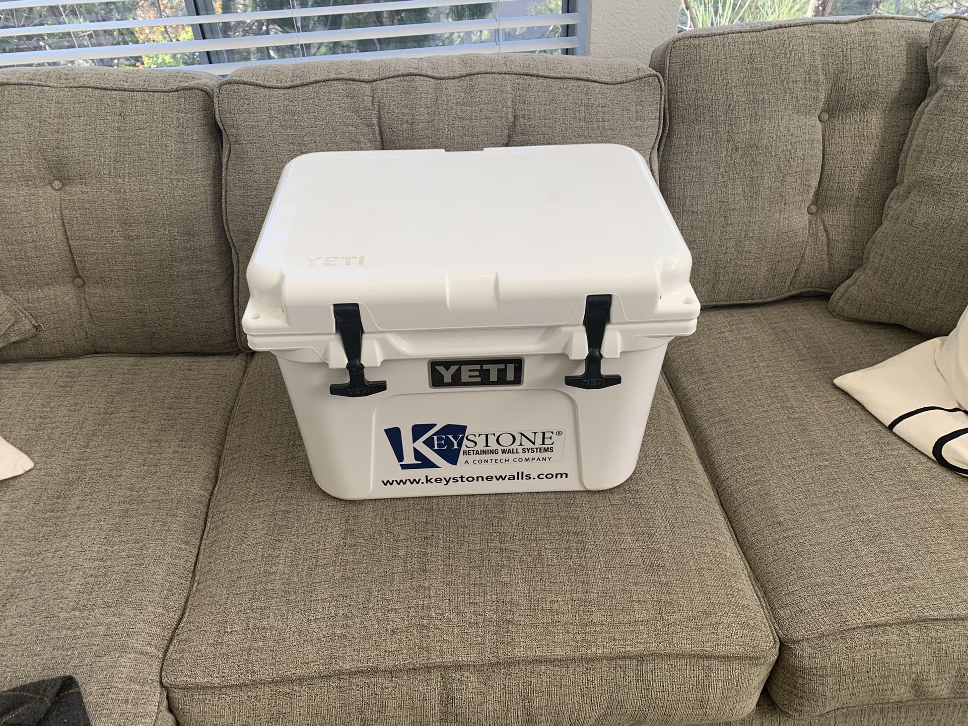 Yeti Roadie 20 Cooler NEW