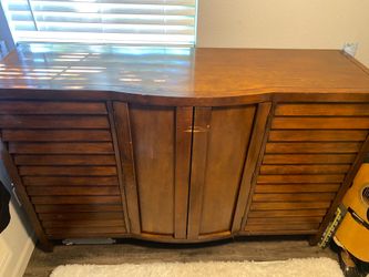 Moving Sale: MCM Style 13-Drawer Dresser & Matching Mirror Set – $299