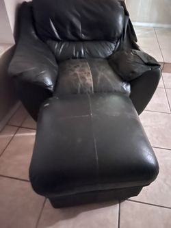 Free chair and Ottoman