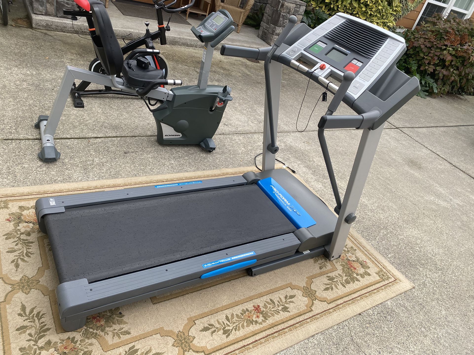 Pro Form XP Crosswalk 580 Treadmill - Perfect Condition