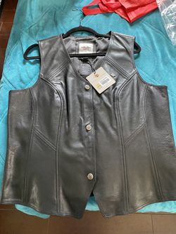 Harley Davidson Women’s leather vest. XL