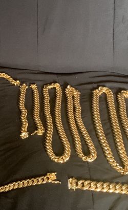 Cuban Miami chain and bracelets 14k and 18k 👀it's not solid gold.👀 stainless steel gold plated.Rope Chain and Franco Chain $40 $50 $70 $80 $100 $120