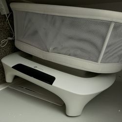 4MOMS  MAMAROO BASSINET