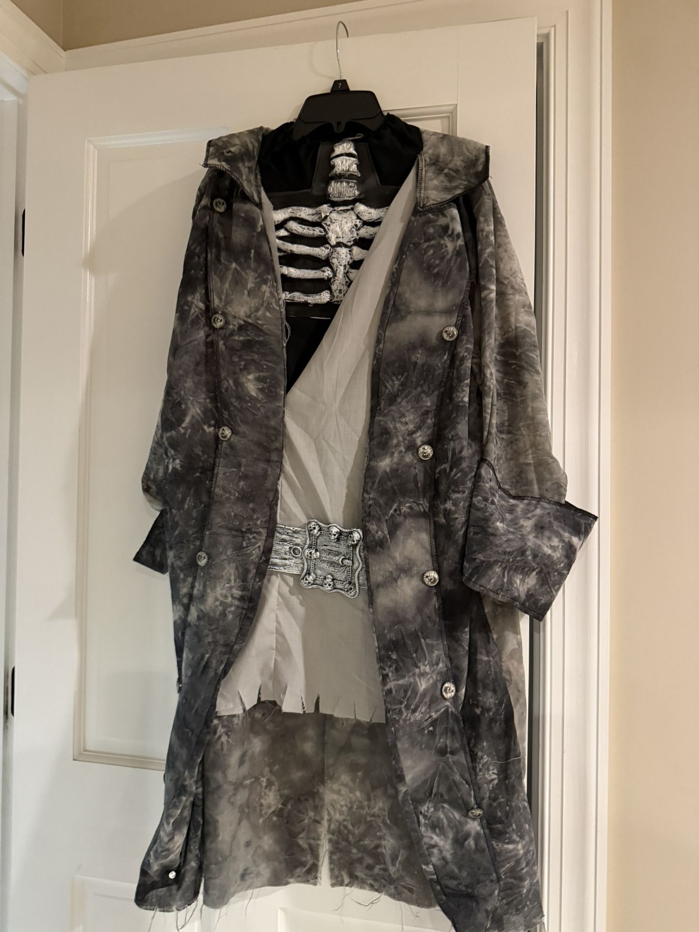 Adult Pirate Halloween Costume
