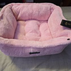 Cats and dogs bed new 22 x 18 