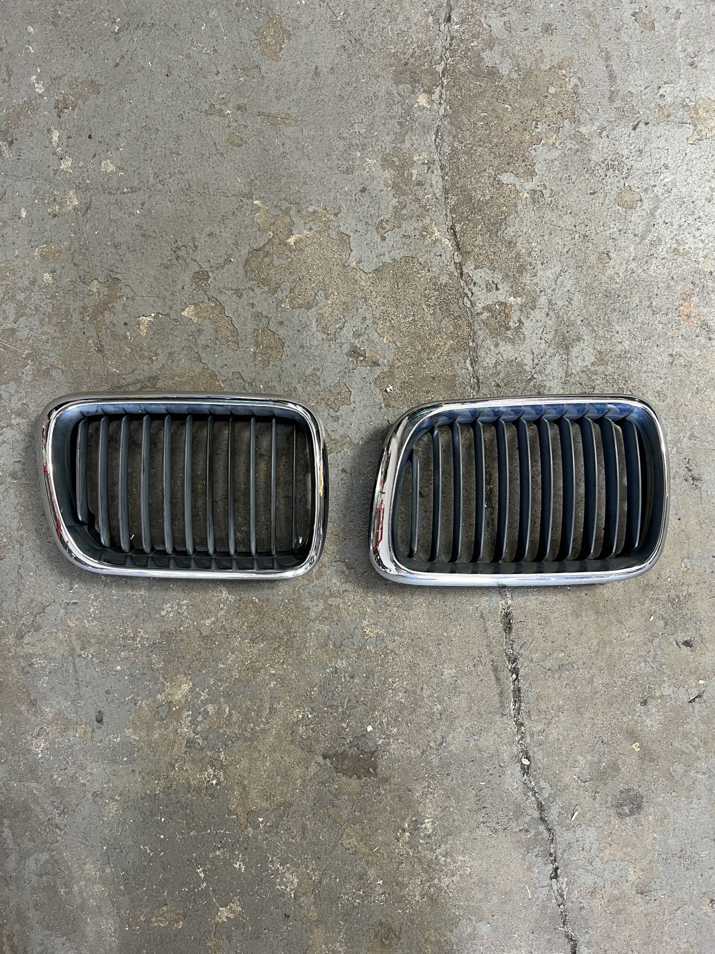 OEM BMW E36 LCI Kidney Grilles