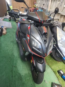 150cc fast Starter tuned up low miles. Title on hand