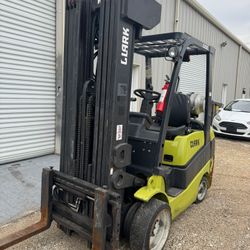 Forklift 