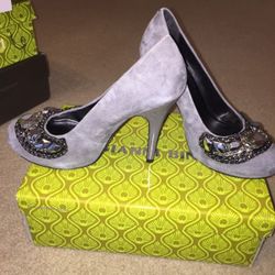 Pair of gray suede pumps from gianni bini size 6.5 brand new with box