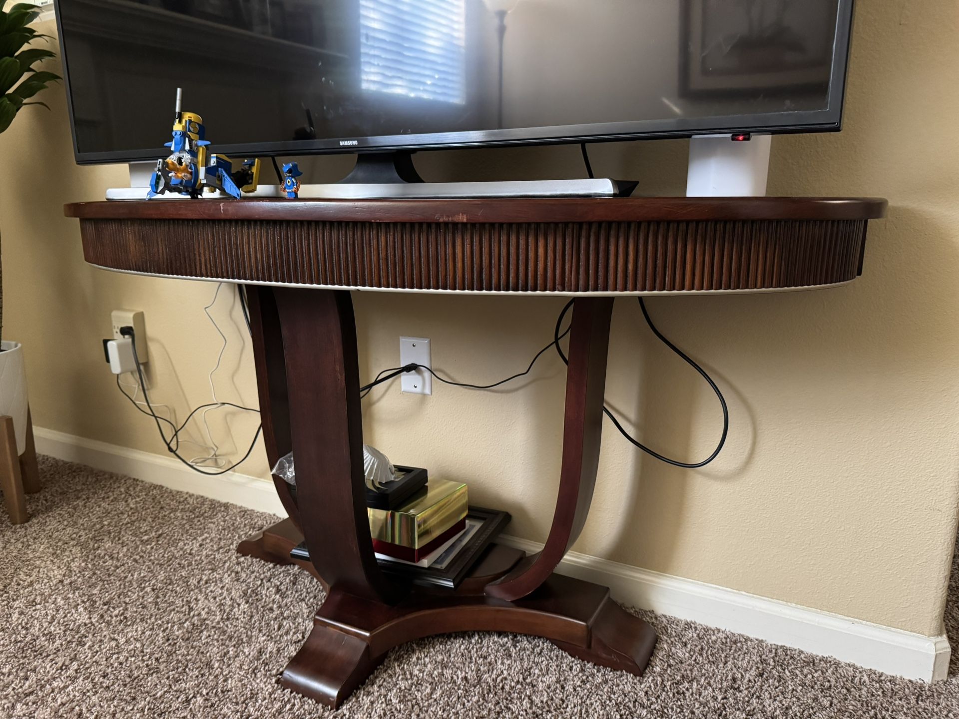 Console Table/ TV Stand