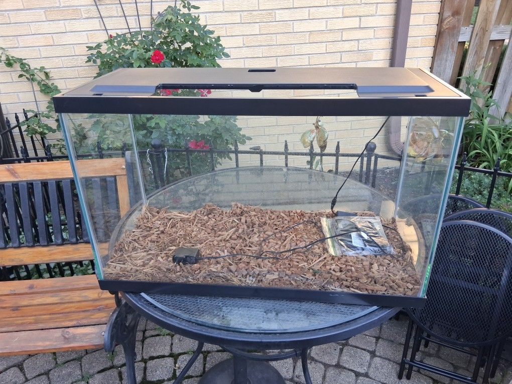 Fish Lizard tank 30 gallon