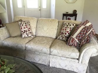 Completely pristine expensive furnishings, CHEAP PRICES!