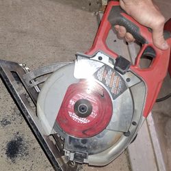 Milwaukee Metal Saw 8in