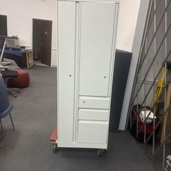 Metal Office Wardrobe Storage Tower / Locker