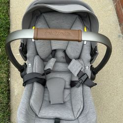 Nuna Pipa Lite Car Seat And Base 