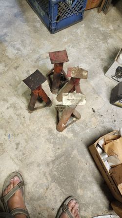 4 Jack Stands