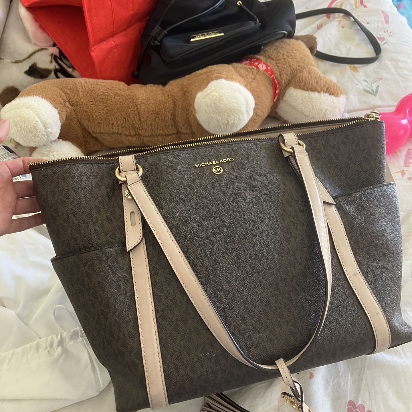 Michael Kors purse n over shoulder bag for Sale in Bakersfield, CA