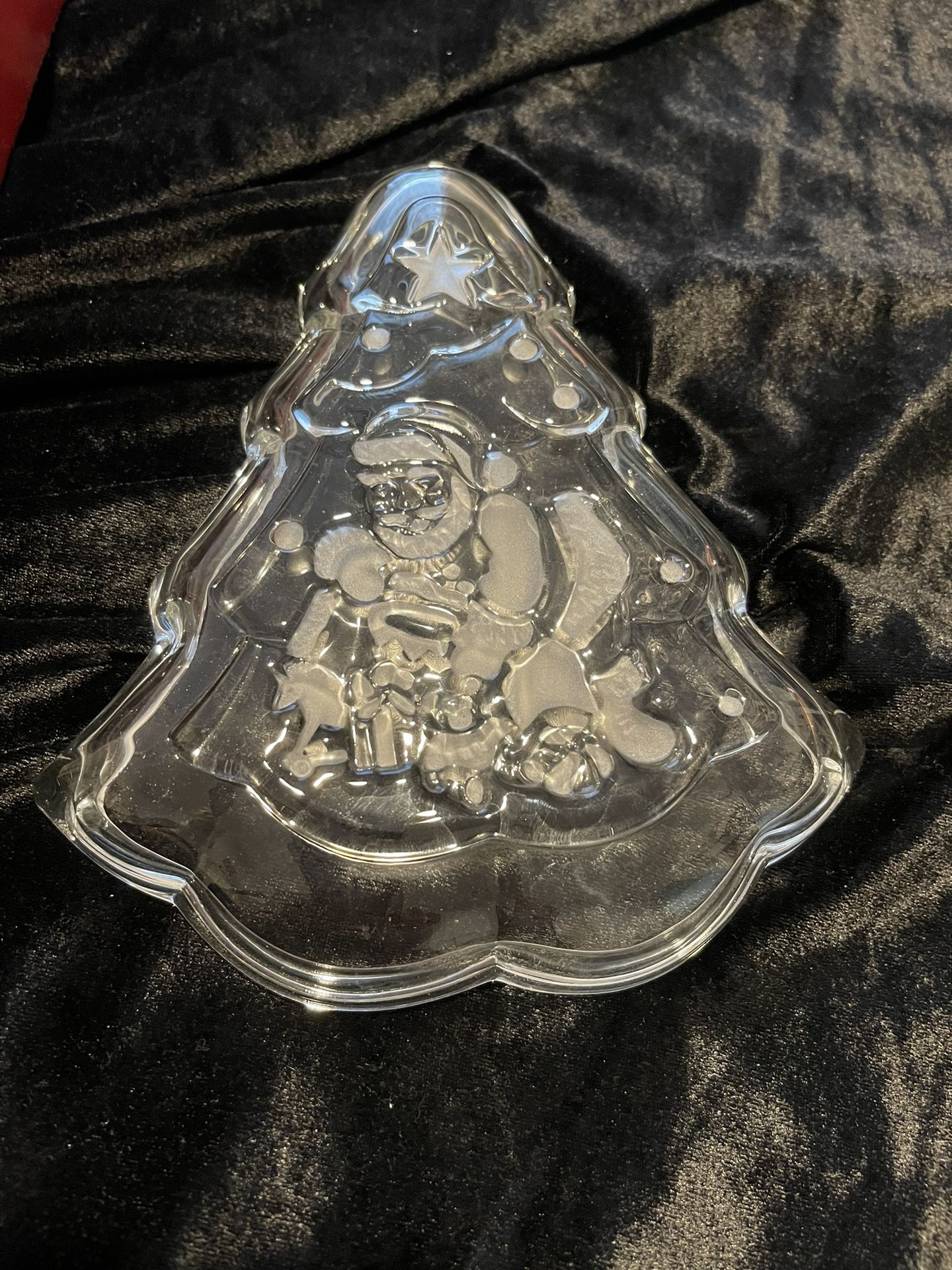 NIB Gorham Santa Holiday Tree Treat Dish 8.5”