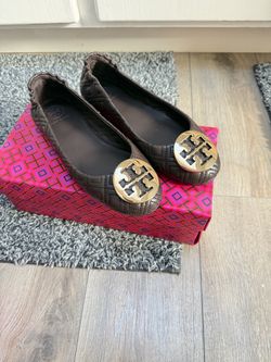 Tory Burch Ballet Shoes like new( only wore once)size 5.5