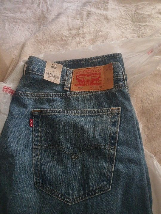 Levis