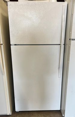 Frigidaire Top Mount  White Refrigerator
