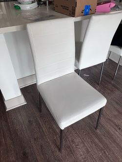 WHITE DINING CHAIR