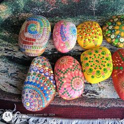 PAINTED ROCKS 6"-8"