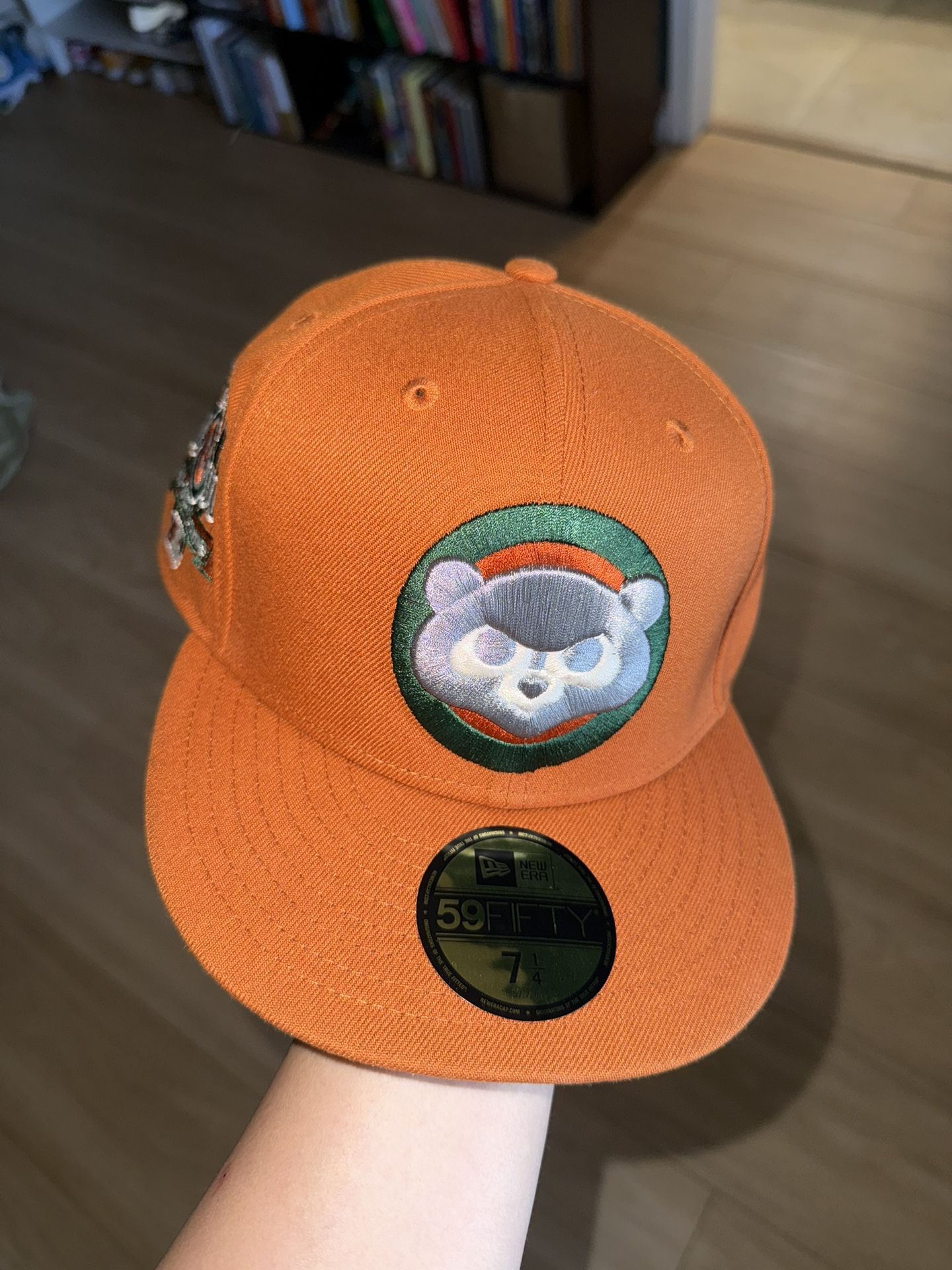 Chicago Cubs Fitted Hat Size 7 1/4 Green Brim Brand New NewEra MLB