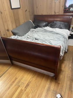 King Sleigh Bed