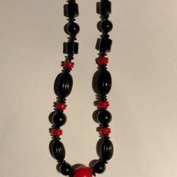 Red And Black Chunky Necklace 