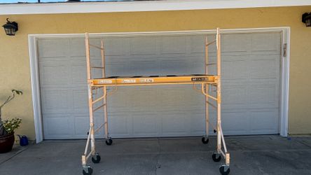 MetalTech Scaffolding System with Outriggers and Upgraded Deck