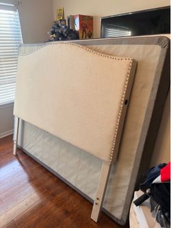 Queen size Bedframe