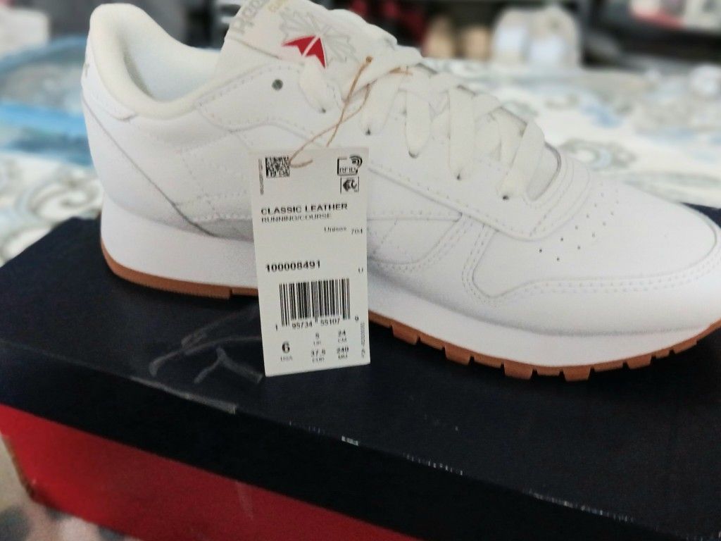 Reebok Brand Tennis Shoes
