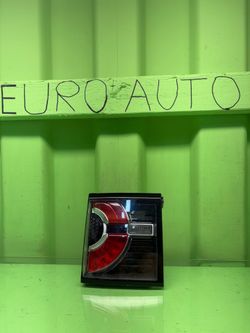 2015 2016 2017 2018 2019 Land Rover Discovery Sport Left Driver Side Inner Tail Light OEM FK72-13193-CG