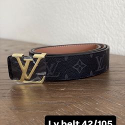 Louis Vuitton belt monogram with gold buckle
