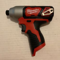 Brand New Milwaukee M12 1/4” Impact.      55 Firm on Price.      55 Firme en Precio.